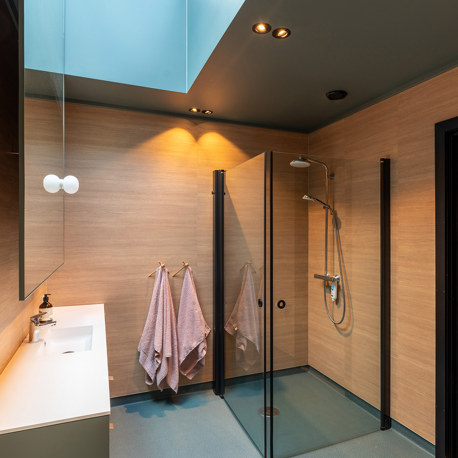 Tigrus tiltbar downlight IsoSafe IP44, hvit/sort - Bilde 7