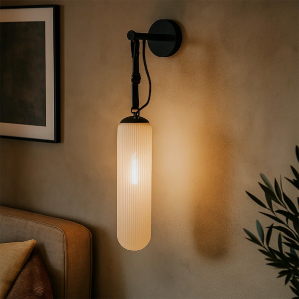 Tubus vegglampe, opal glass